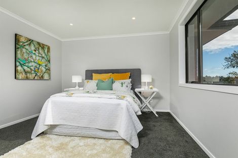 Photo of property in 8 Gordon Stanley Drive, Massey, Auckland, 0614