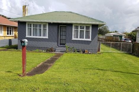 Photo of property in 6 Hadfield Street, Beach Haven, Auckland, 0626