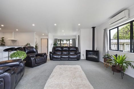 Photo of property in 6 Brookside Close, Highbury, Palmerston North, 4412