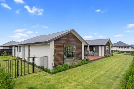Photo of property in 2 Valour Drive, Rangiora, 7400