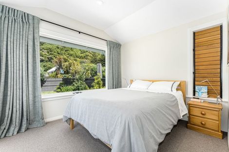 Photo of property in 73 Oroua Street, Eastbourne, Lower Hutt, 5013