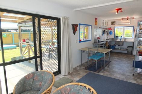 Photo of property in 21a Hennessy Street East, Foxton Beach, Foxton, 4815