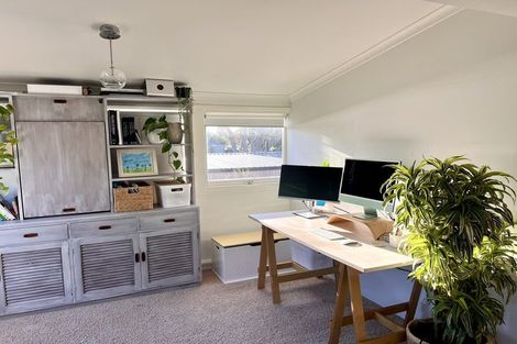 Photo of property in 2 Lindale Grove, Waikanae Beach, Waikanae, 5036