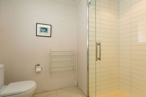 Photo of property in 5 Pendarves Street, New Plymouth, 4310