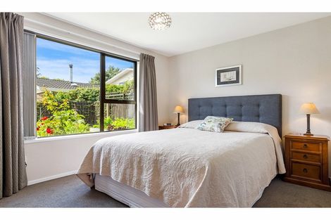 Photo of property in 18 Crosdale Place, Burnside, Christchurch, 8042