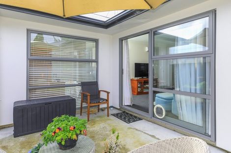 Photo of property in 2/4 Ross View Terrace, Dinsdale, Hamilton, 3204