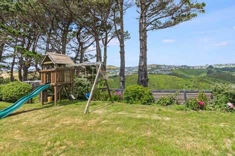 Photo of property in 15 Maracas Crescent, Grenada Village, Wellington, 6037