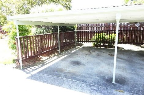 Photo of property in 2/5 Sylvan Crescent, Te Atatu South, Auckland, 0610