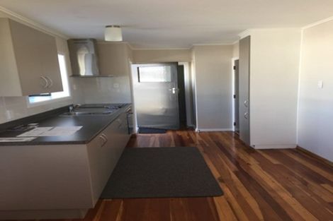 Photo of property in 10 Catlins Crescent, Milson, Palmerston North, 4414