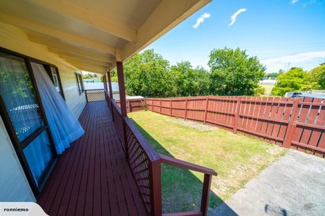 Photo of property in 2/60 Titoki Street, Te Atatu Peninsula, Auckland, 0610