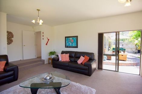 Photo of property in 15 Brookvale Park, Stanmore Bay, Whangaparaoa, 0932