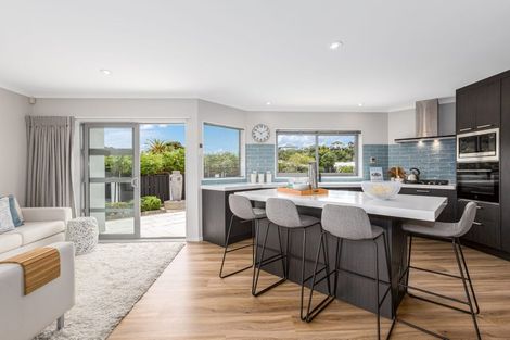 Photo of property in 9a Observatory Close, Whitby, Porirua, 5024