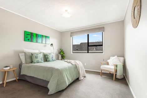 Photo of property in 66 Lynn Road, Bayview, Auckland, 0629