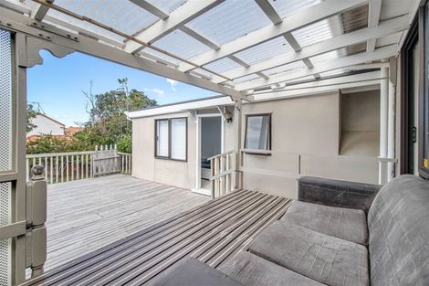 Photo of property in 7 Kaweka Street, New Lynn, Auckland, 0600