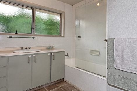 Photo of property in 2/55a West Lynn Road, Titirangi, Auckland, 0604