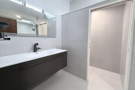 Photo of property in 2/14 Taharoto Road, Takapuna, Auckland, 0622
