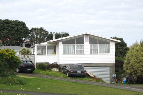 Photo of property in 7 Poharama Place, Marfell, New Plymouth, 4310
