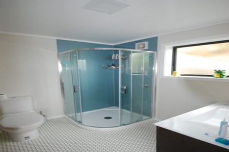 Photo of property in 2 Kapil Grove, Khandallah, Wellington, 6035