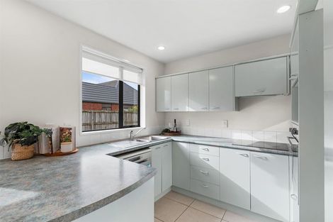 Photo of property in 32 Berkshire Drive, Avonhead, Christchurch, 8042