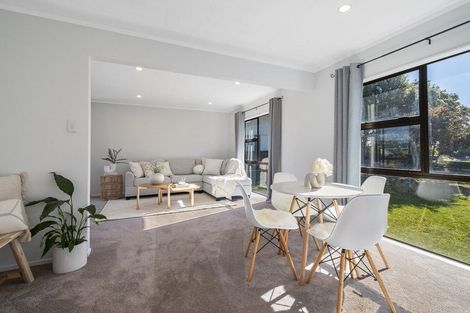 Photo of property in 18 Suzanne Grove, Kelvin Grove, Palmerston North, 4414