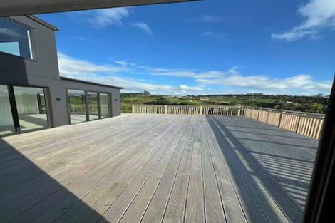 Photo of property in 8 Backridge Way, Flat Bush, Auckland, 2019