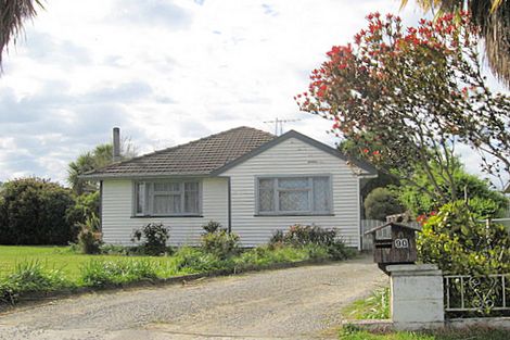 Photo of property in 90 Main North Road, Woodend, 7610