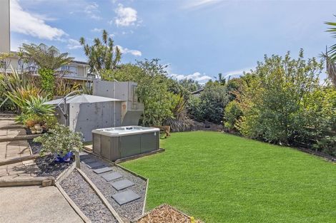 Photo of property in 64 Tamahere Drive, Glenfield, Auckland, 0629