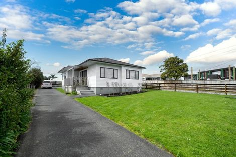 Photo of property in 9 Tapu Road, Huapai, Kumeu, 0810