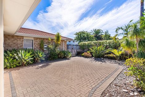 Photo of property in 1/10 Rathmar Drive, Manurewa, Auckland, 2105
