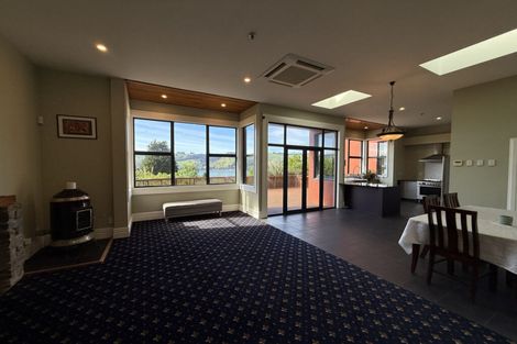 Photo of property in 16 Ascog Road, Ravensbourne, Dunedin, 9022