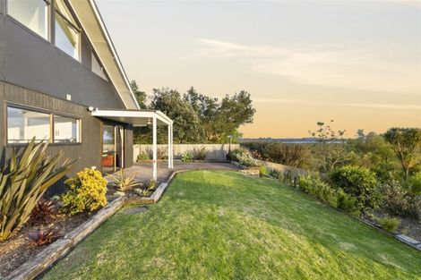 Photo of property in 1/44 Rewarewa Road, Te Atatu Peninsula, Auckland, 0610