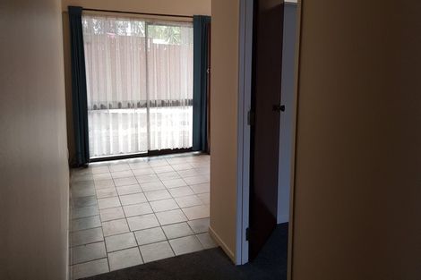 Photo of property in 27 Harris Road, Mount Wellington, Auckland, 1051