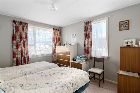 Photo of property in 64 Hinemoa Street, Levin, 5510