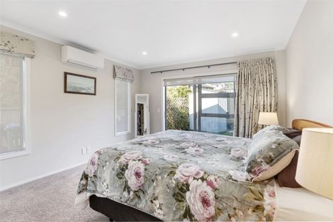 Photo of property in 14a Banks Boulevard, Whitby, Porirua, 5024