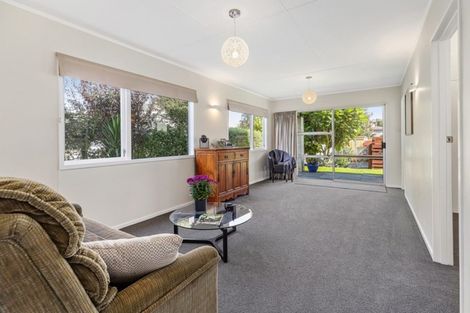 Photo of property in 7 Cherry Grove, Strathmore Park, Wellington, 6022