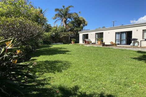 Photo of property in 2/399 East Coast Road, Mairangi Bay, Auckland, 0630