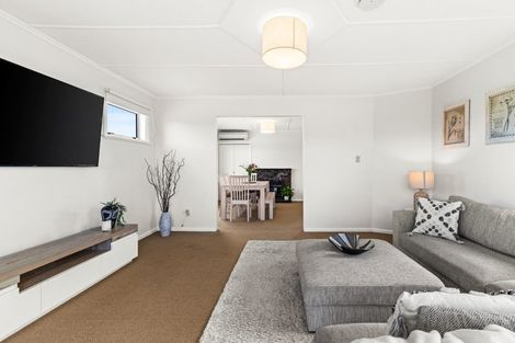 Photo of property in 33 Romanes Drive, Havelock North, 4130