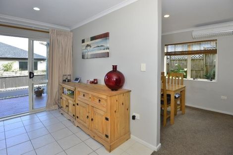 Photo of property in 966a East Coast Road, Northcross, Auckland, 0632