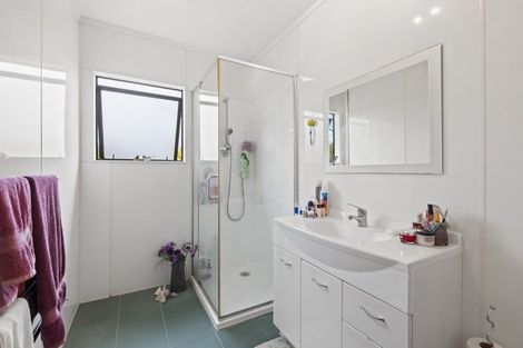 Photo of property in 11a John Road, Stanmore Bay, Whangaparaoa, 0932