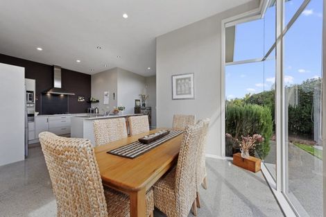 Photo of property in 5 Oldfield Court, Huntington, Hamilton, 3210