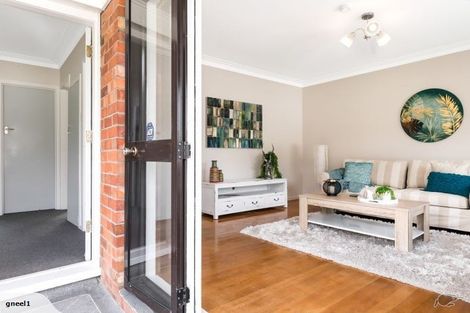 Photo of property in 12 Godley Road, Green Bay, Auckland, 0604