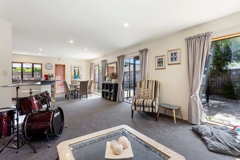 Photo of property in 1/111 Lincoln Road, Addington, Christchurch, 8024