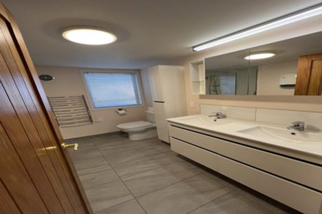 Photo of property in 2/207a Fifield Terrace, Opawa, Christchurch, 8023