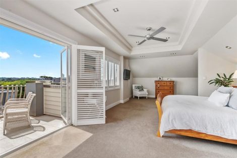 Photo of property in 270 Hurstmere Road, Takapuna, Auckland, 0622