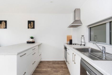 Photo of property in 31 Reynolds Place, Papamoa Beach, Papamoa, 3118