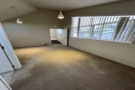 Photo of property in 14 Binda Place, Botany Downs, Auckland, 2010