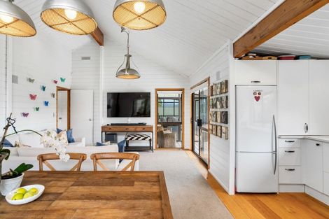 Photo of property in 130 Tirohanga Drive, Whangamata, 3620