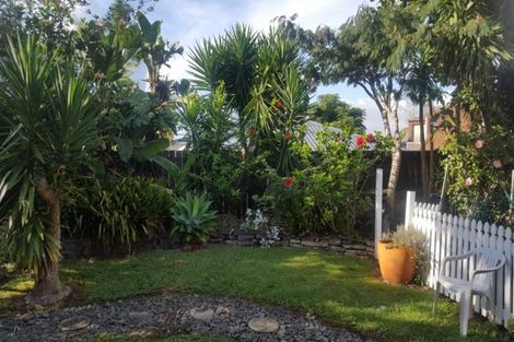 Photo of property in 76 Wade River Road, Stanmore Bay, Whangaparaoa, 0932