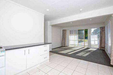 Photo of property in 77 Macleans Road, Bucklands Beach, Auckland, 2014