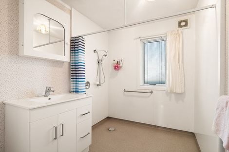 Photo of property in 132 Melbourne Street, South Dunedin, Dunedin, 9012